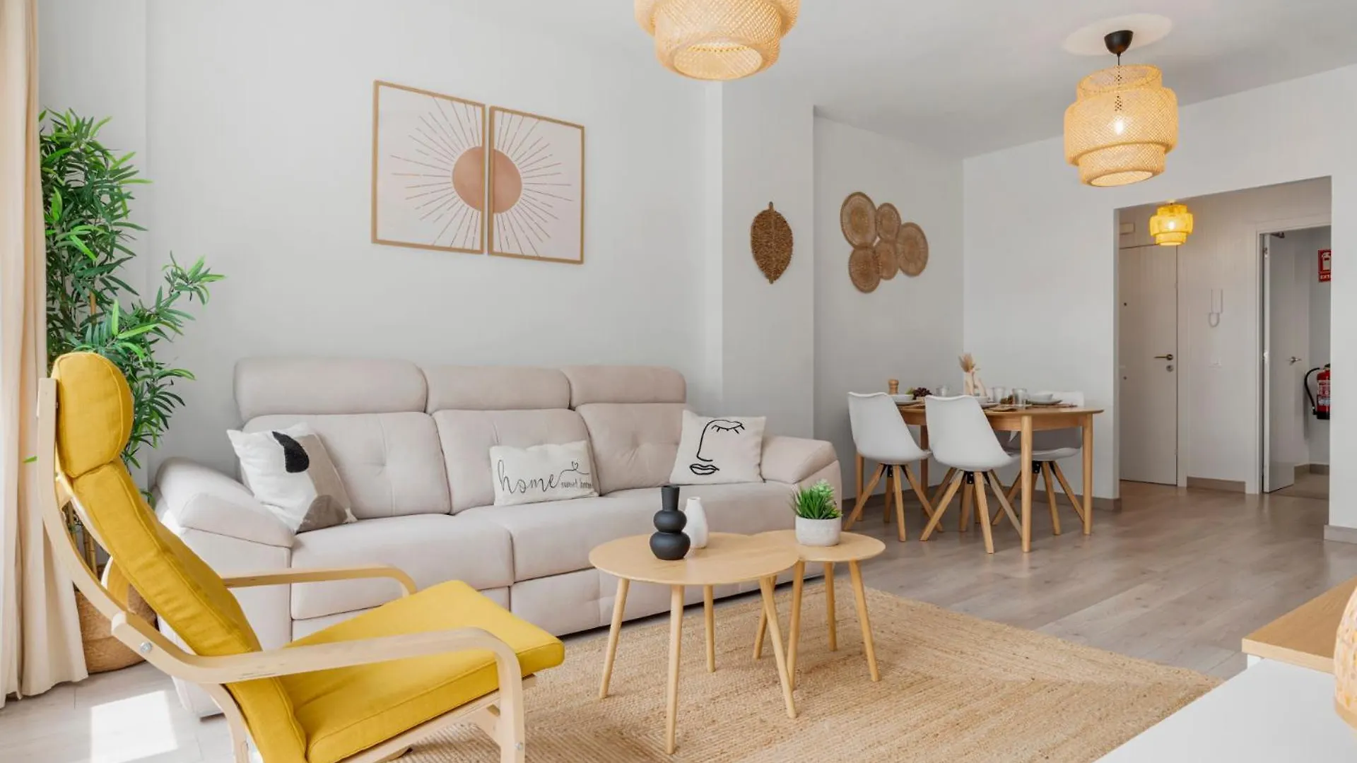 אסטפונה Elegant Apartment Near The Beach & Old Town ספרד