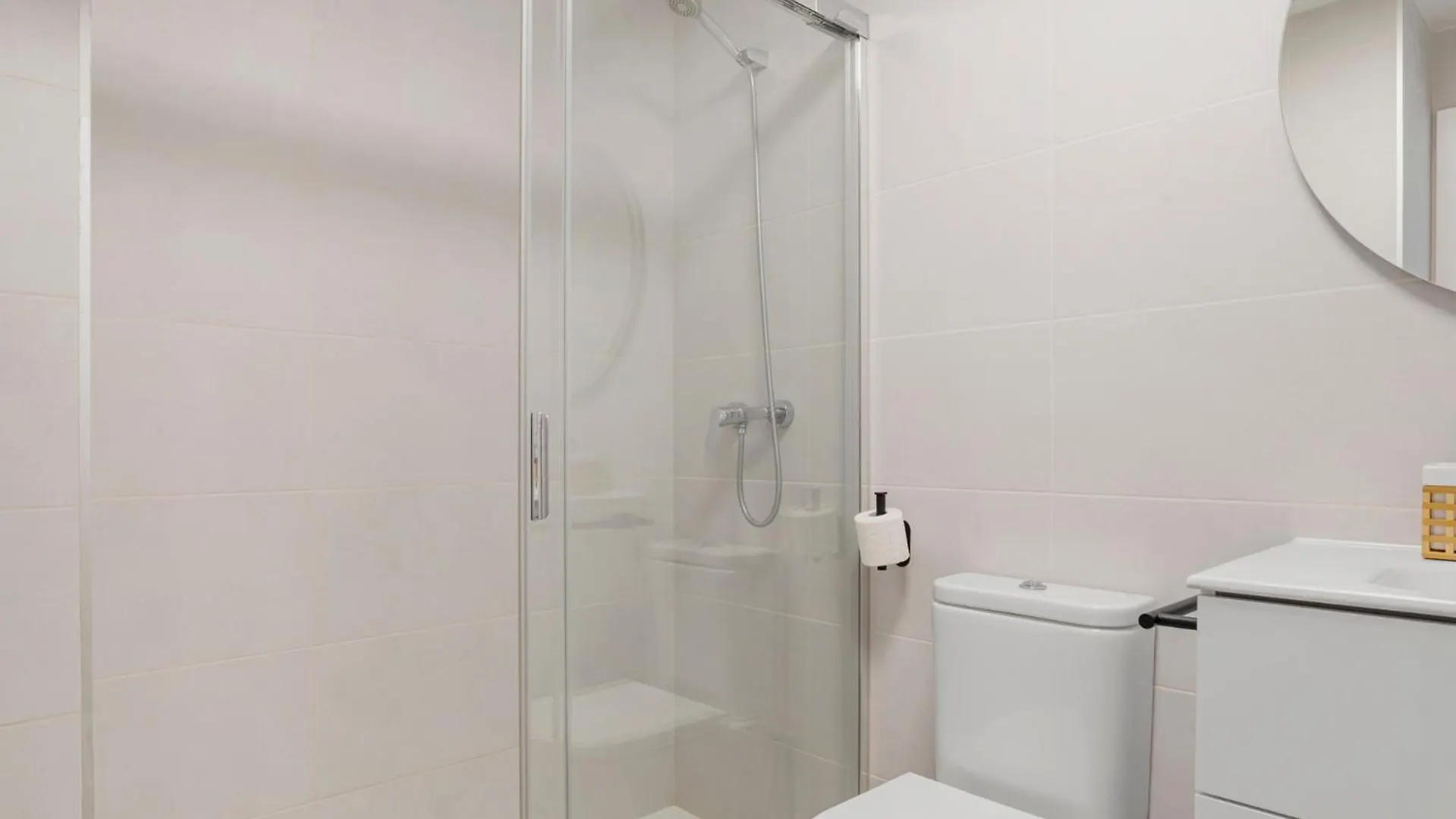 Elegant Apartment Near The Beach & Old Town Estepona 0*,