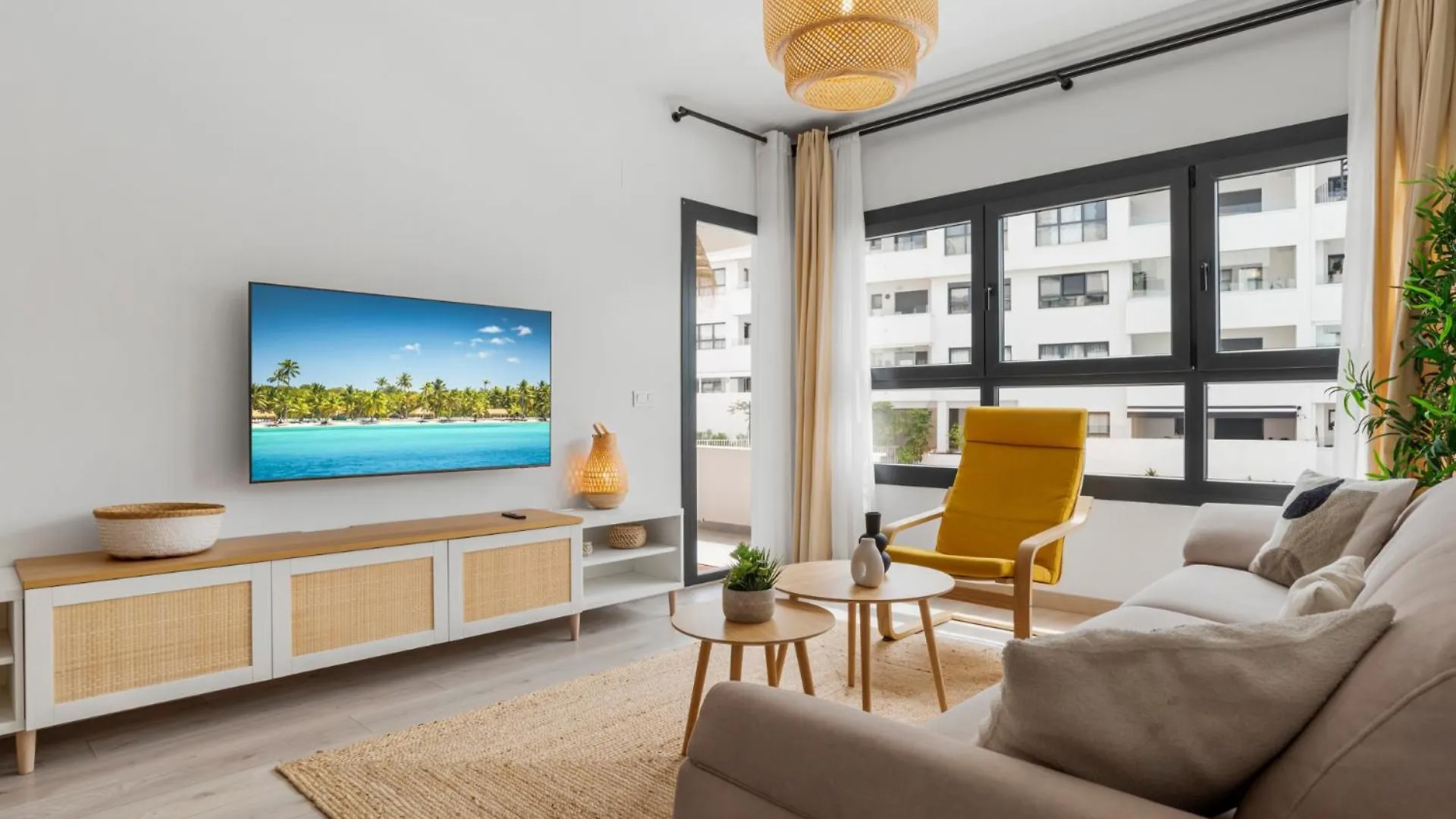 אסטפונה Elegant Apartment Near The Beach & Old Town ספרד