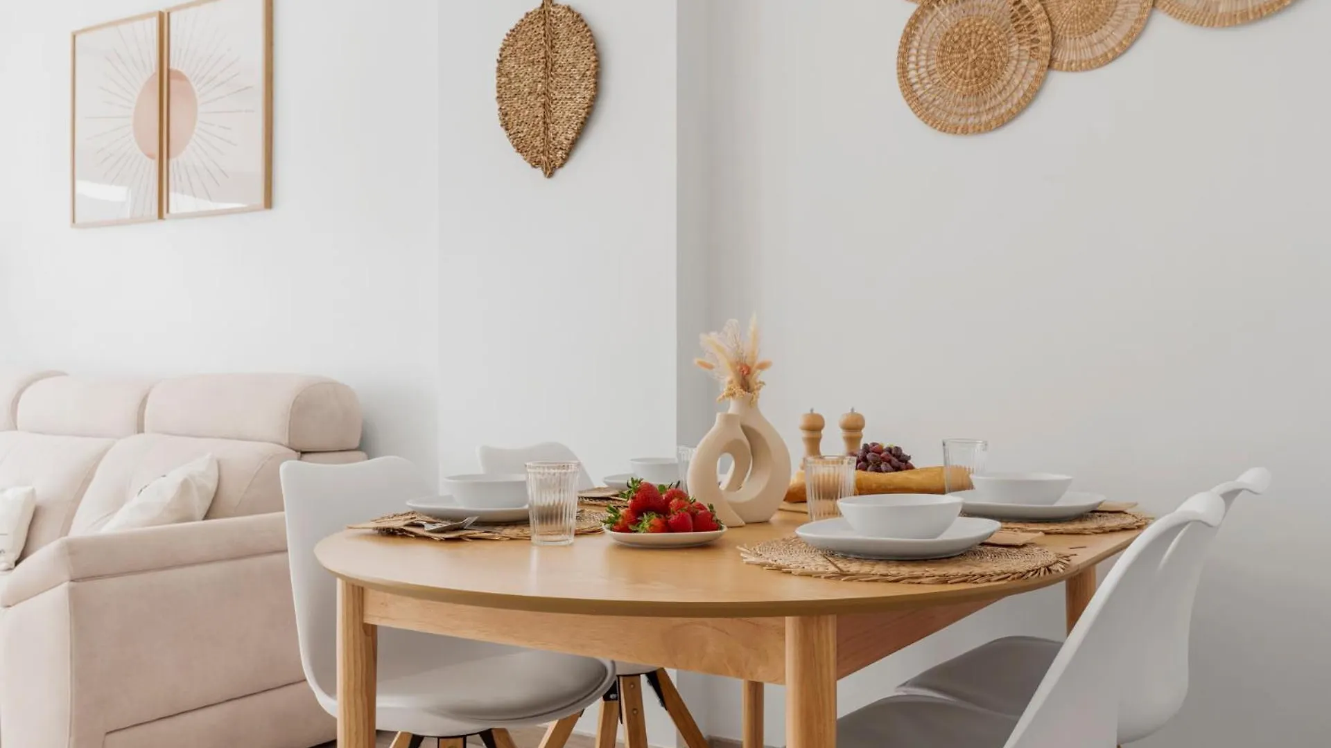 Elegant Apartment Near The Beach & Old Town Estepona 0*,  Spain