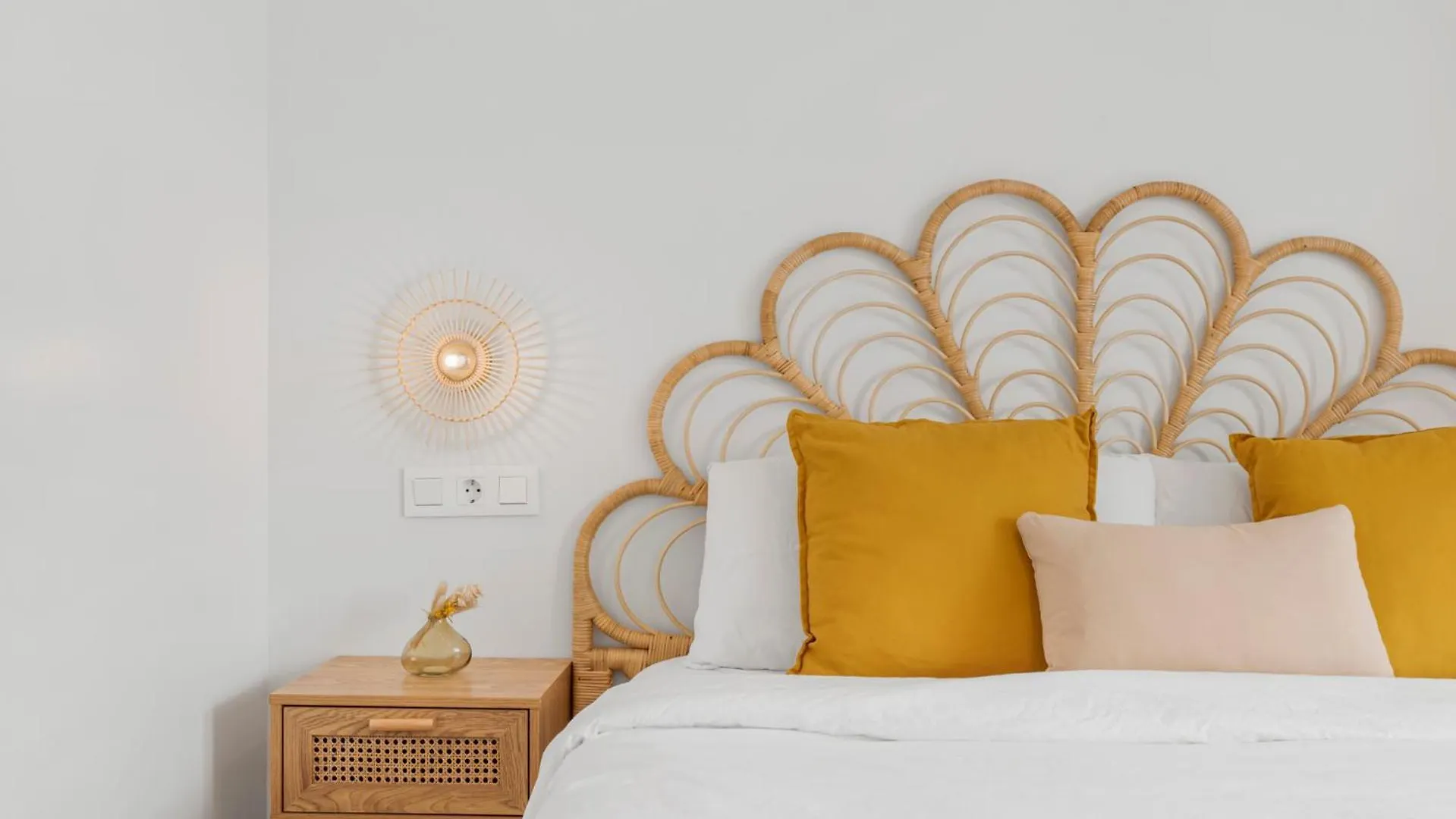 אסטפונה Elegant Apartment Near The Beach & Old Town ספרד