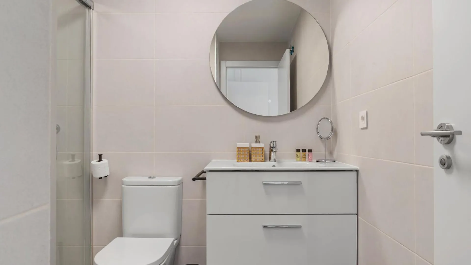 אסטפונה Elegant Apartment Near The Beach & Old Town